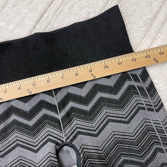 Lululemon Chevron Ebb to Street Legging. Gray. - Picture 9 of 12